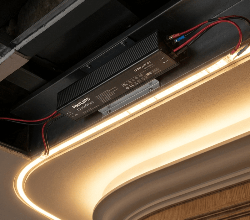 Profesyonel Aydınlatmanın Gizli Kahramanı: Philips CertaDrive 120W 24V LED Sürücü (Trafo) İncelemesi