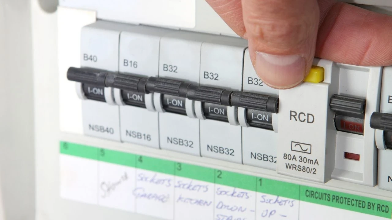 Tense Kaçak Akım Rölesi