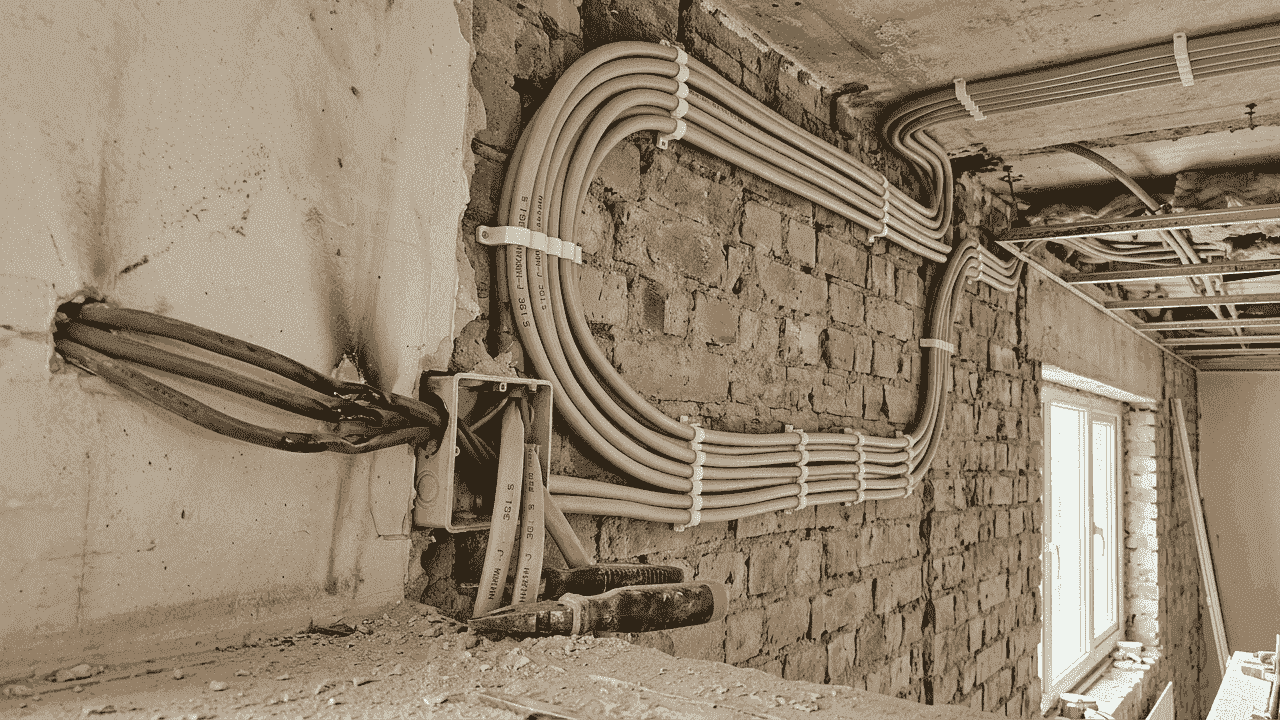 Yangında Alevden Değil, Dumandan Korunun: Halogen Free (HFFR) Tesisat Kablosu Nedir?